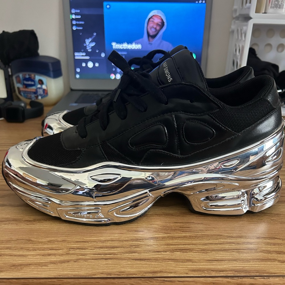 I’m seeking raf simons ozweego